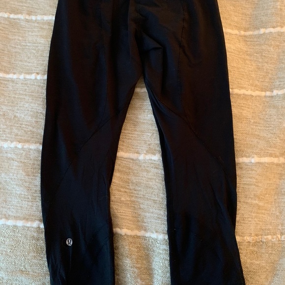 Soul Cycle Lulu Lemon Cropped black Leggings sz 6 - Picture 5 of 7